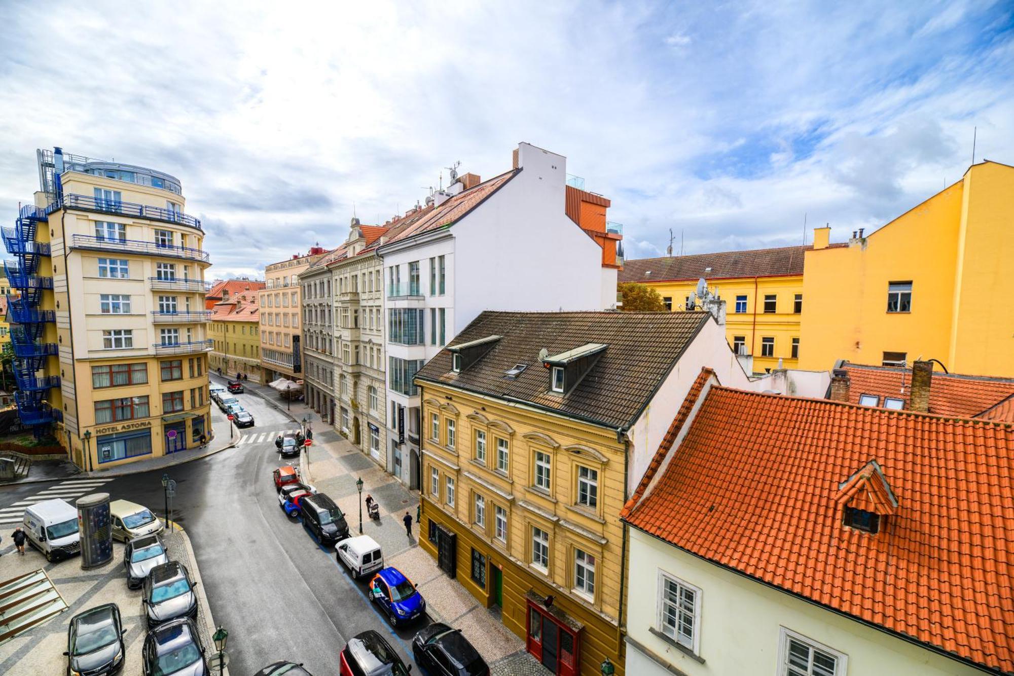 Benedikt City Center Hostel Прага Экстерьер фото