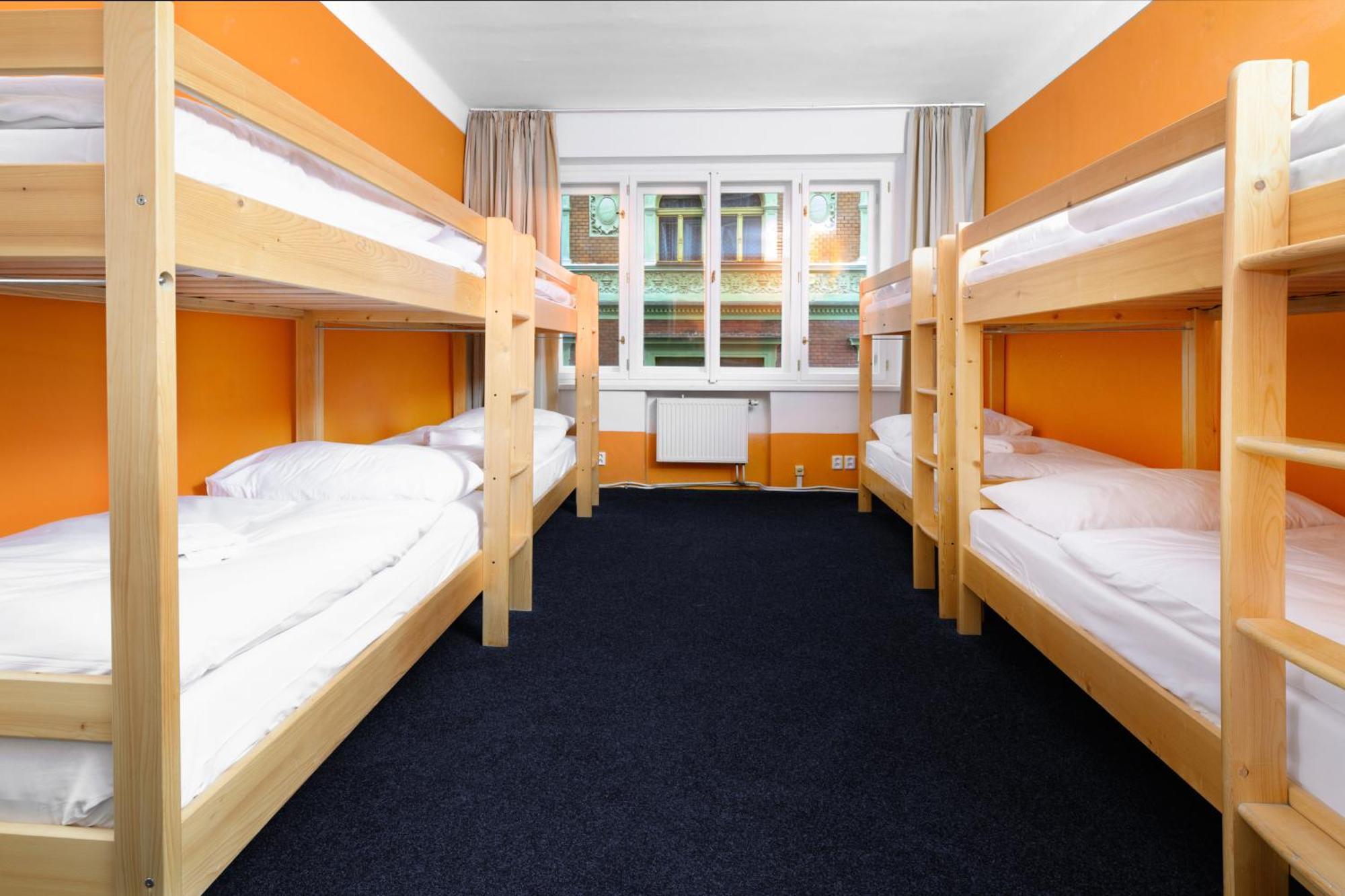 Benedikt City Center Hostel Прага Экстерьер фото