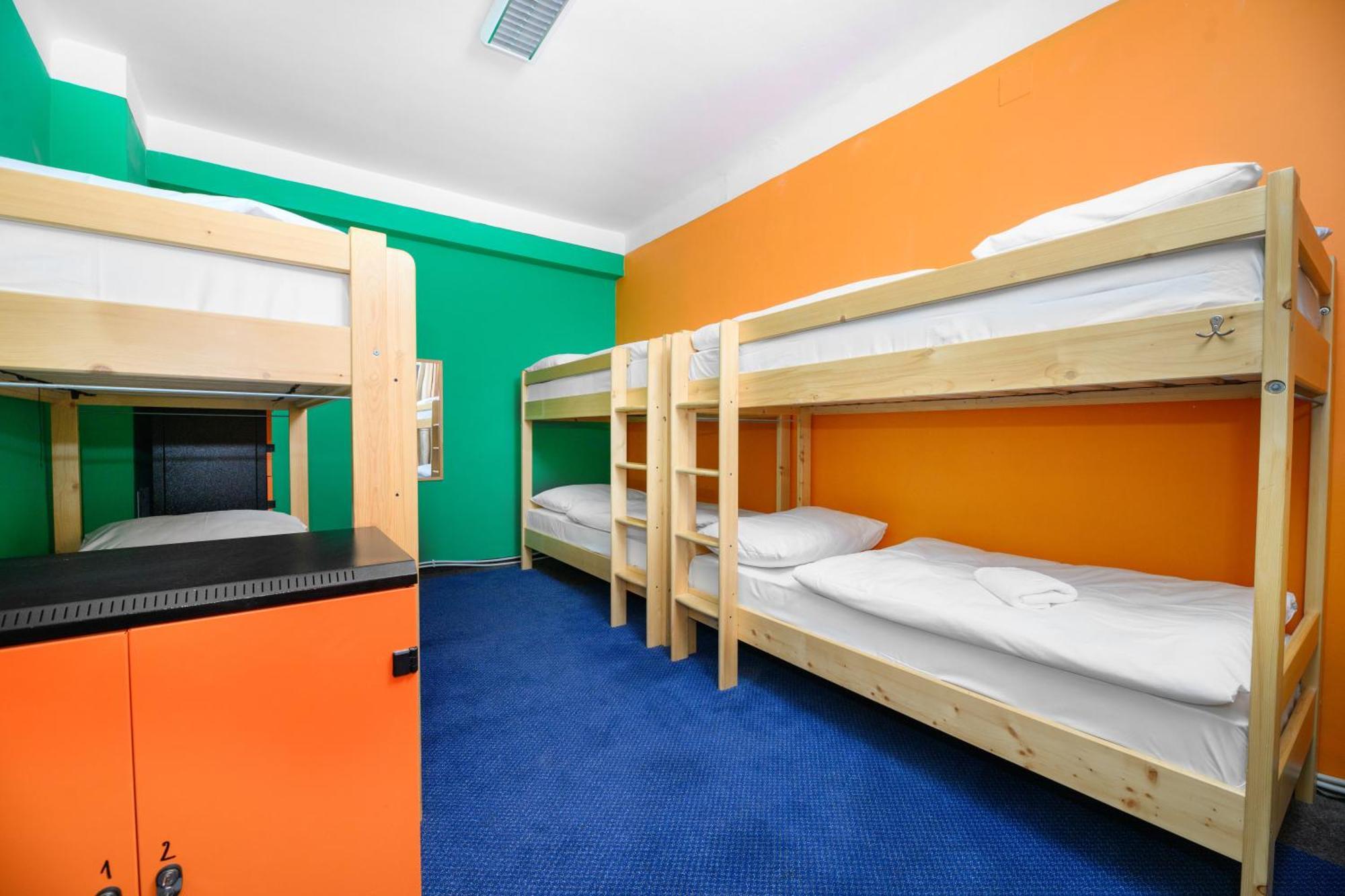 Benedikt City Center Hostel Прага Экстерьер фото