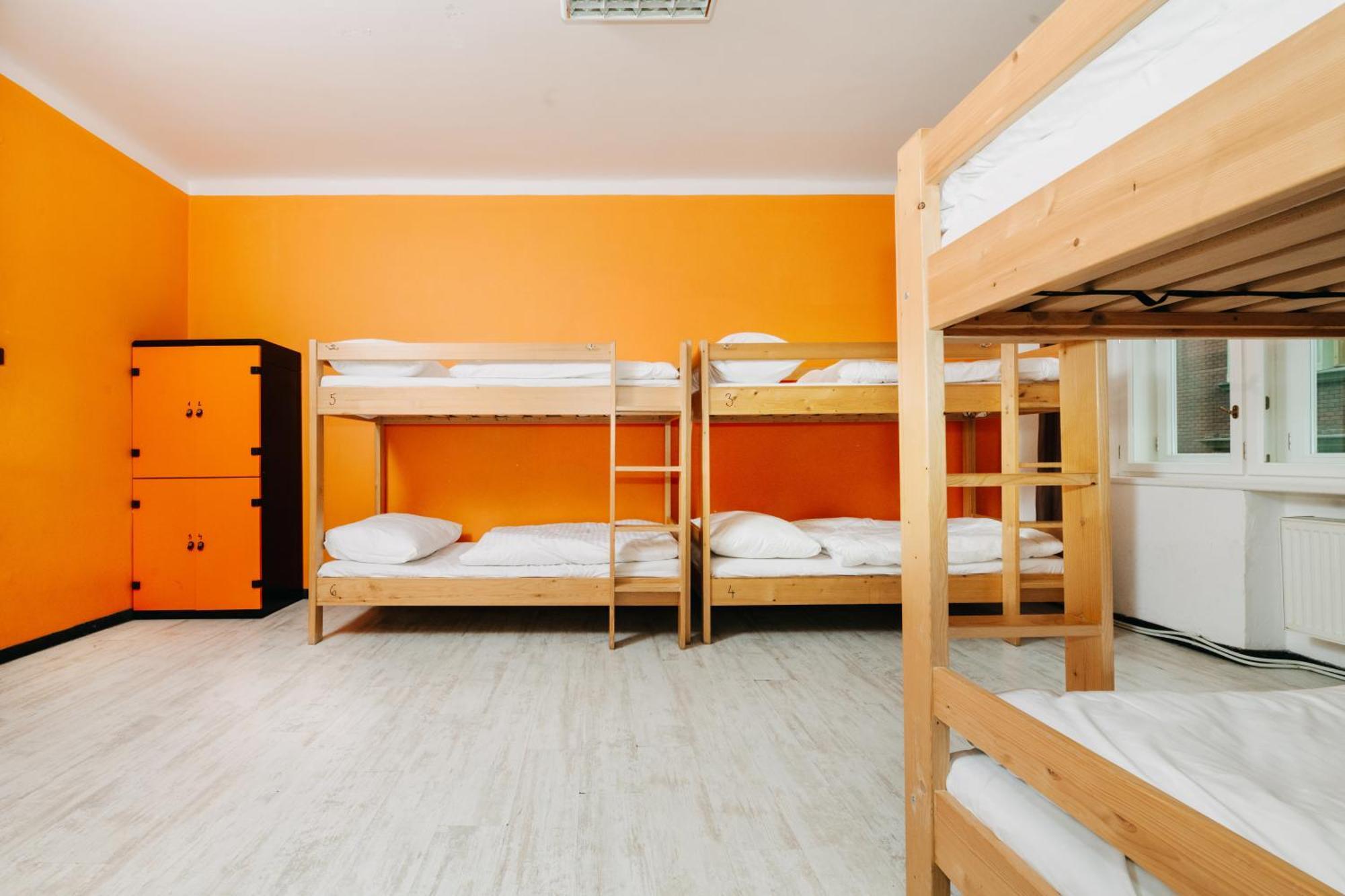 Benedikt City Center Hostel Прага Экстерьер фото