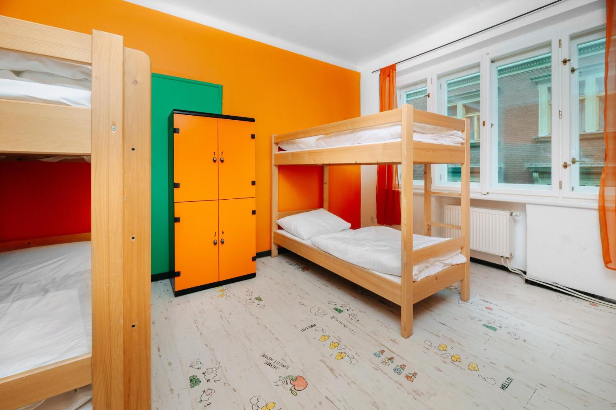 Benedikt City Center Hostel Прага Экстерьер фото