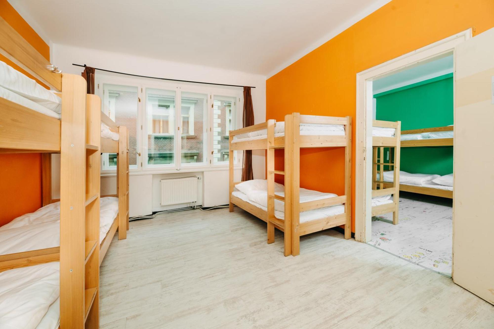 Benedikt City Center Hostel Прага Экстерьер фото