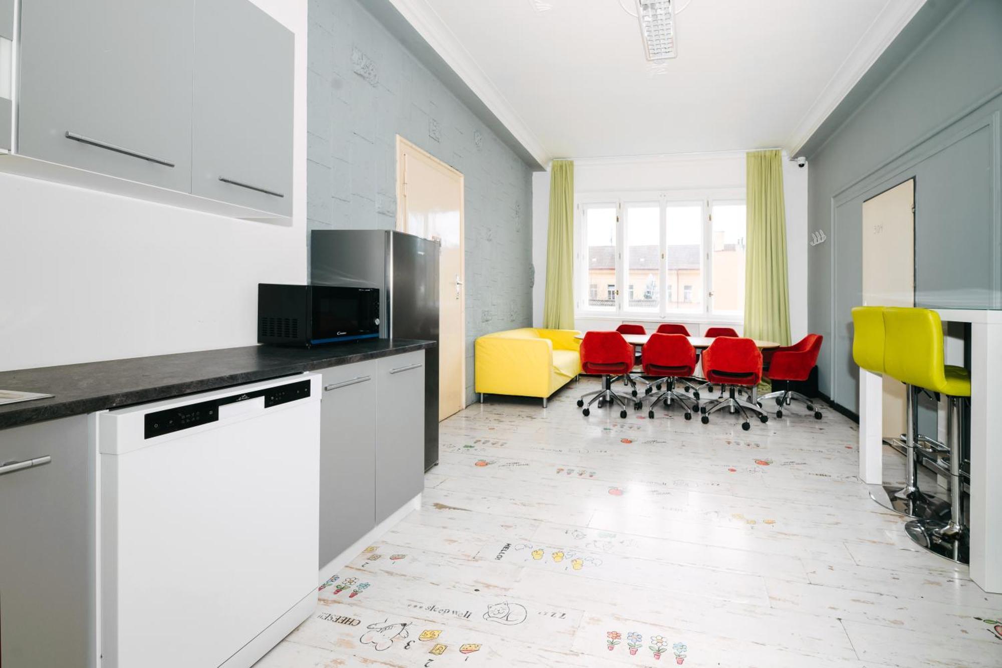Benedikt City Center Hostel Прага Экстерьер фото